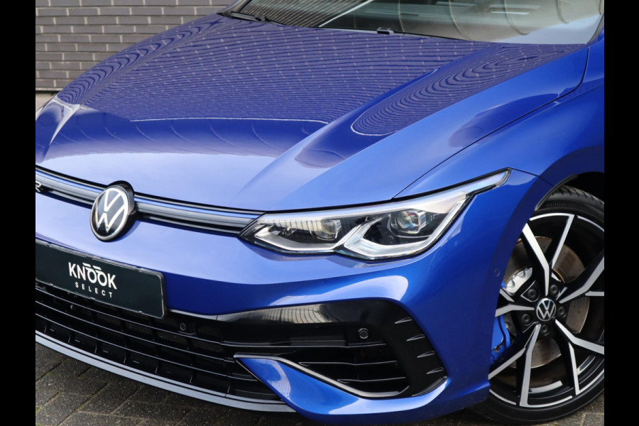 Volkswagen Golf 2.0 TSI R 4Motion / Adaptief Onderstel / Harman Kardon / 100% Historie / Panoramadak / LED / 19 Inch / Head-Up Display / Sportstoelen / Stoelverwarming / Stuurwiel Verwarmd / Dodehoek Detectie
