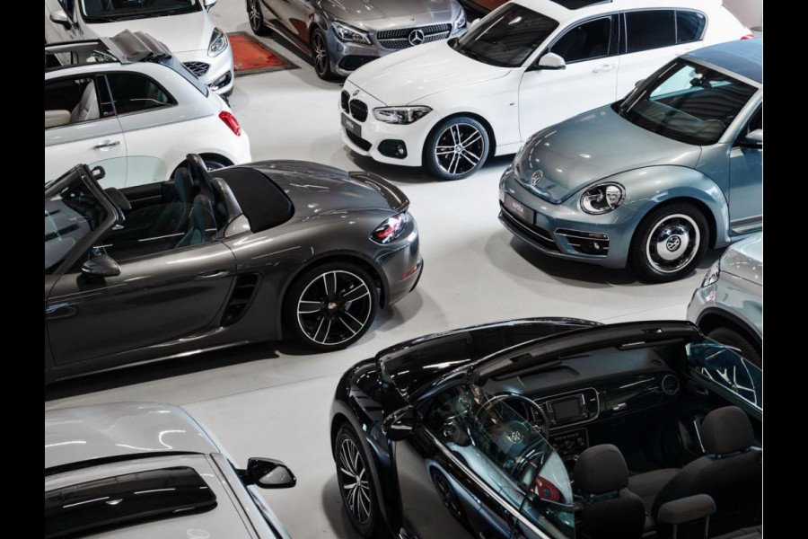 Volkswagen Golf 2.0 TSI R 4Motion / Adaptief Onderstel / Harman Kardon / 100% Historie / Panoramadak / LED / 19 Inch / Head-Up Display / Sportstoelen / Stoelverwarming / Stuurwiel Verwarmd / Dodehoek Detectie