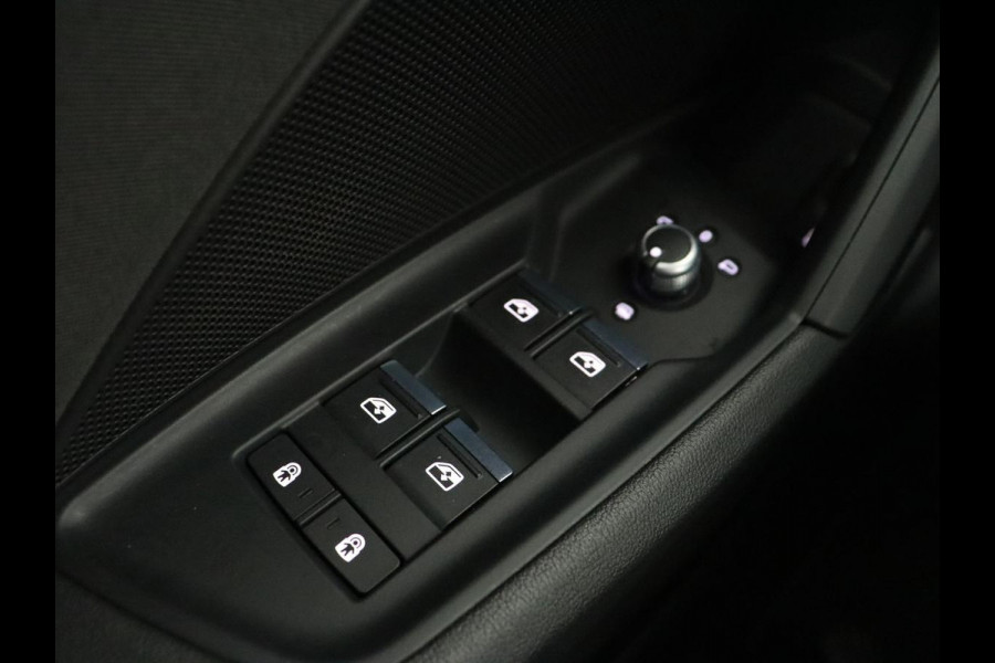 Audi A3 40 TFSIe Advanced edition | Sportstoelen | Carplay | Virtual Cockpit | Navigatie | Full LED | Parkeerhulp | Climate control | Cruise control | PHEV | Plug In