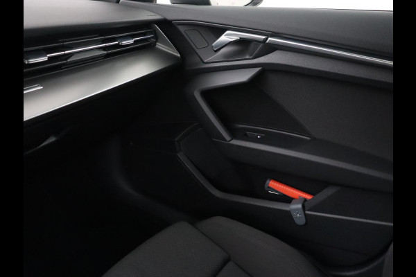 Audi A3 40 TFSIe Advanced edition | Sportstoelen | Carplay | Virtual Cockpit | Navigatie | Full LED | Parkeerhulp | Climate control | Cruise control | PHEV | Plug In