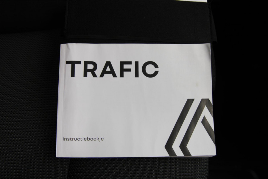 Renault Trafic 2.0 Blue 150PK Automaat L2H1 DC / 6 pers / Trekhaak / App connect