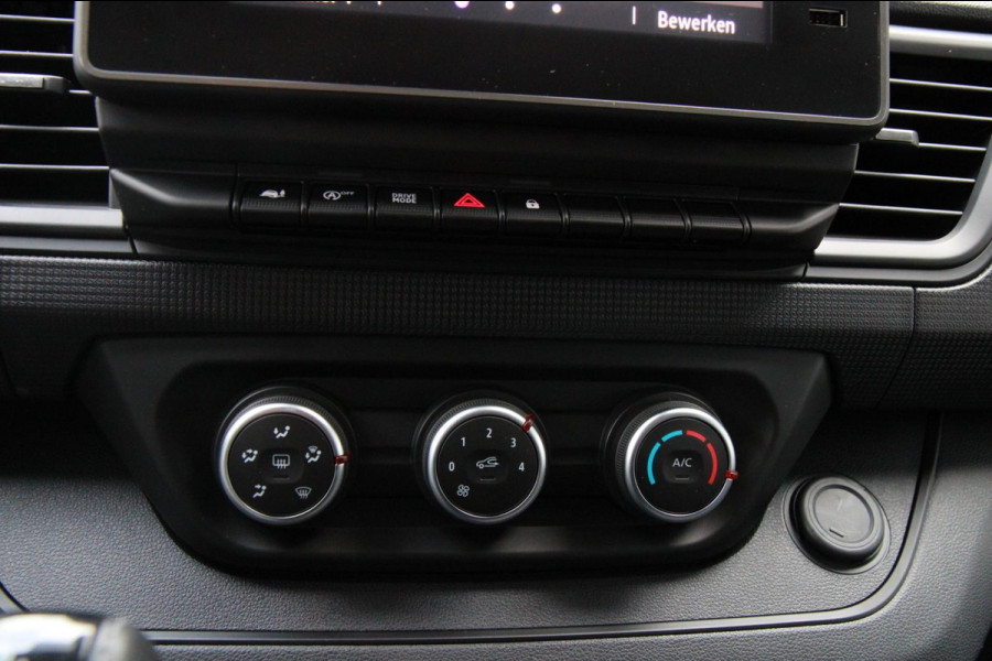 Renault Trafic 2.0 Blue 150PK Automaat L2H1 DC / 6 pers / Trekhaak / App connect