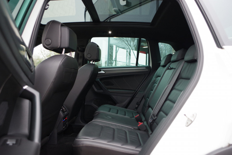 Volkswagen Tiguan 1.4 TSI 245 PK eHybrid R-Line BNS+ PHEV, Panoramadak, Trekhaak, IQ-Light