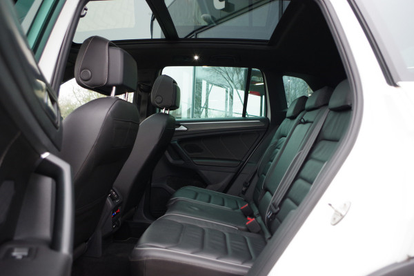 Volkswagen Tiguan 1.4 TSI 245 PK eHybrid R-Line BNS+ PHEV, Panoramadak, Trekhaak, IQ-Light