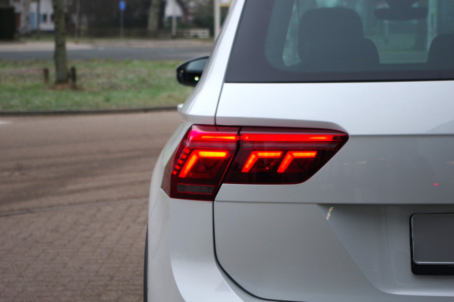 Volkswagen Tiguan 1.4 TSI 245 PK eHybrid R-Line BNS+ PHEV, Panoramadak, Trekhaak, IQ-Light