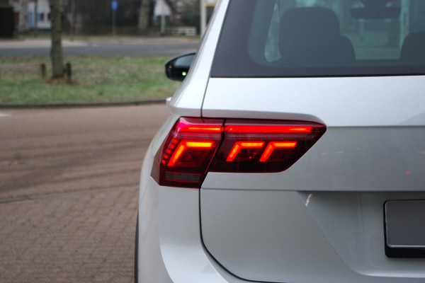Volkswagen Tiguan 1.4 TSI 245 PK eHybrid R-Line BNS+ PHEV, Panoramadak, Trekhaak, IQ-Light