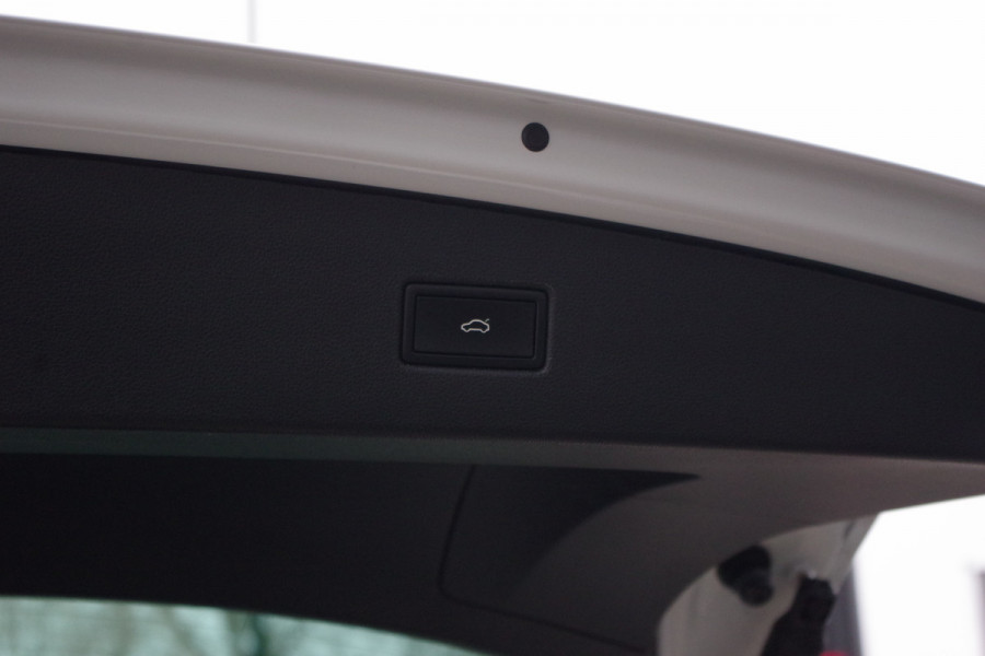 Volkswagen Tiguan 1.4 TSI 245 PK eHybrid R-Line BNS+ PHEV, Panoramadak, Trekhaak, IQ-Light