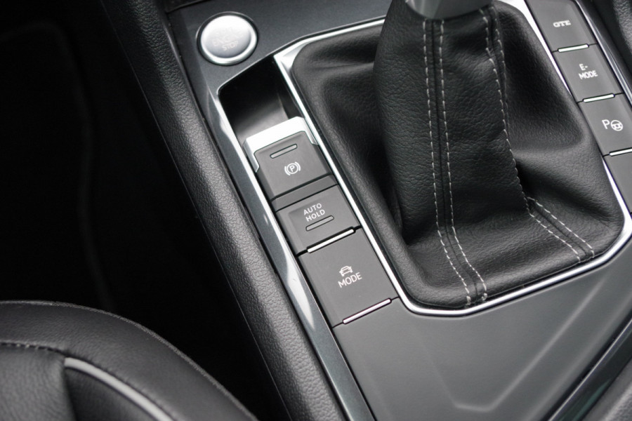 Volkswagen Tiguan 1.4 TSI 245 PK eHybrid R-Line BNS+ PHEV, Panoramadak, Trekhaak, IQ-Light