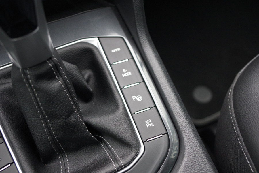 Volkswagen Tiguan 1.4 TSI 245 PK eHybrid R-Line BNS+ PHEV, Panoramadak, Trekhaak, IQ-Light