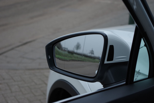 Volkswagen Tiguan 1.4 TSI 245 PK eHybrid R-Line BNS+ PHEV, Panoramadak, Trekhaak, IQ-Light