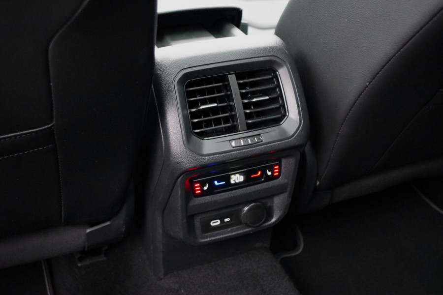 Volkswagen Tiguan 1.4 TSI 245 PK eHybrid R-Line BNS+ PHEV, Panoramadak, Trekhaak, IQ-Light