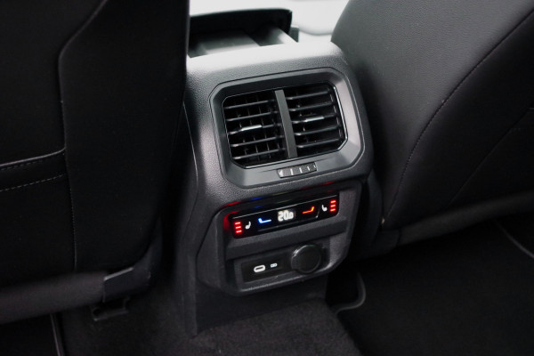 Volkswagen Tiguan 1.4 TSI 245 PK eHybrid R-Line BNS+ PHEV, Panoramadak, Trekhaak, IQ-Light