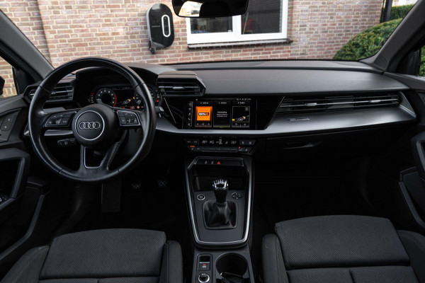 Audi A3 Sportback 30 TFSI Business Edition 110 PK 1e Eig Adaptive Stoelverwarming Full LED 18''