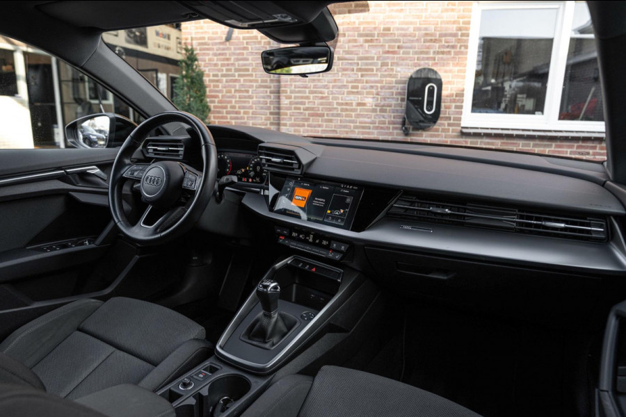 Audi A3 Sportback 30 TFSI Business Edition 110 PK 1e Eig Adaptive Stoelverwarming Full LED 18''