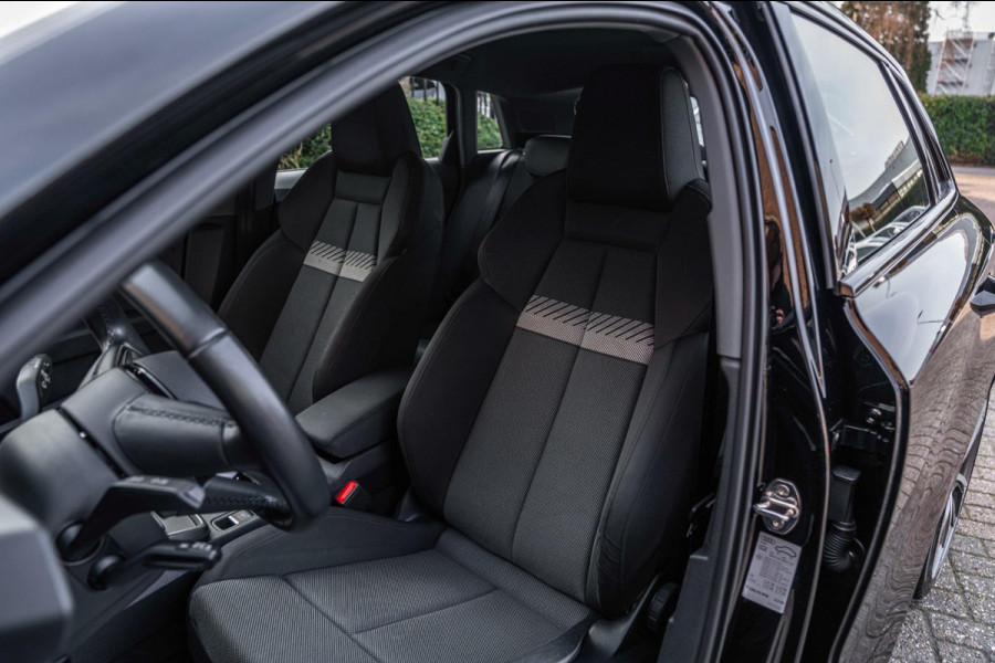 Audi A3 Sportback 30 TFSI Business Edition 110 PK 1e Eig Adaptive Stoelverwarming Full LED 18''