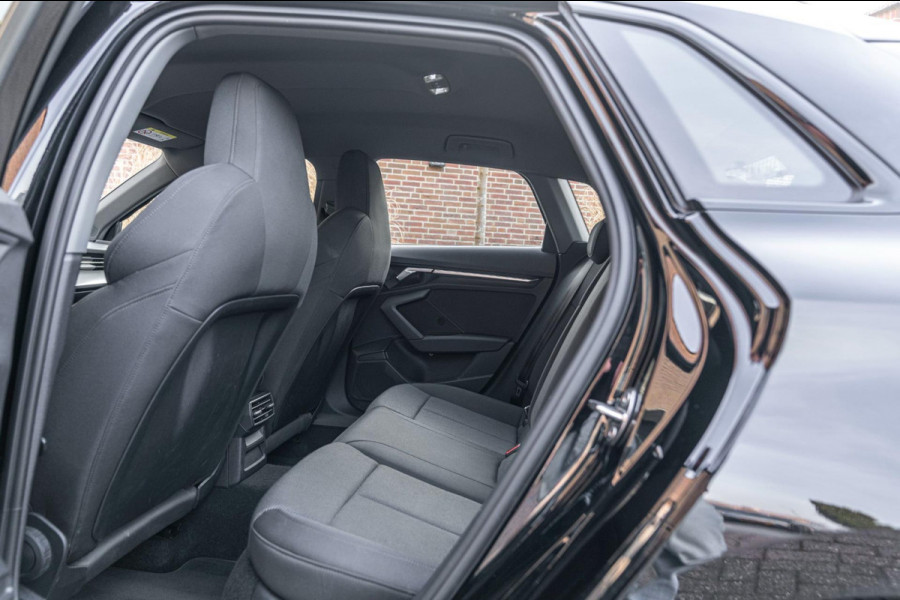 Audi A3 Sportback 30 TFSI Business Edition 110 PK 1e Eig Adaptive Stoelverwarming Full LED 18''