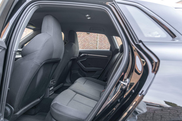 Audi A3 Sportback 30 TFSI Business Edition 110 PK 1e Eig Adaptive Stoelverwarming Full LED 18''