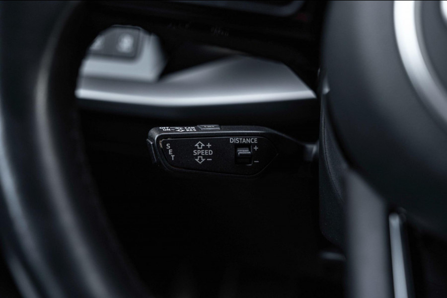 Audi A3 Sportback 30 TFSI Business Edition 110 PK 1e Eig Adaptive Stoelverwarming Full LED 18''