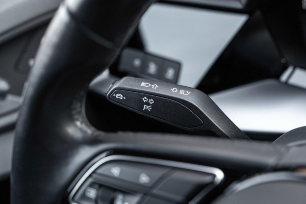 Audi A3 Sportback 30 TFSI Business Edition 110 PK 1e Eig Adaptive Stoelverwarming Full LED 18''