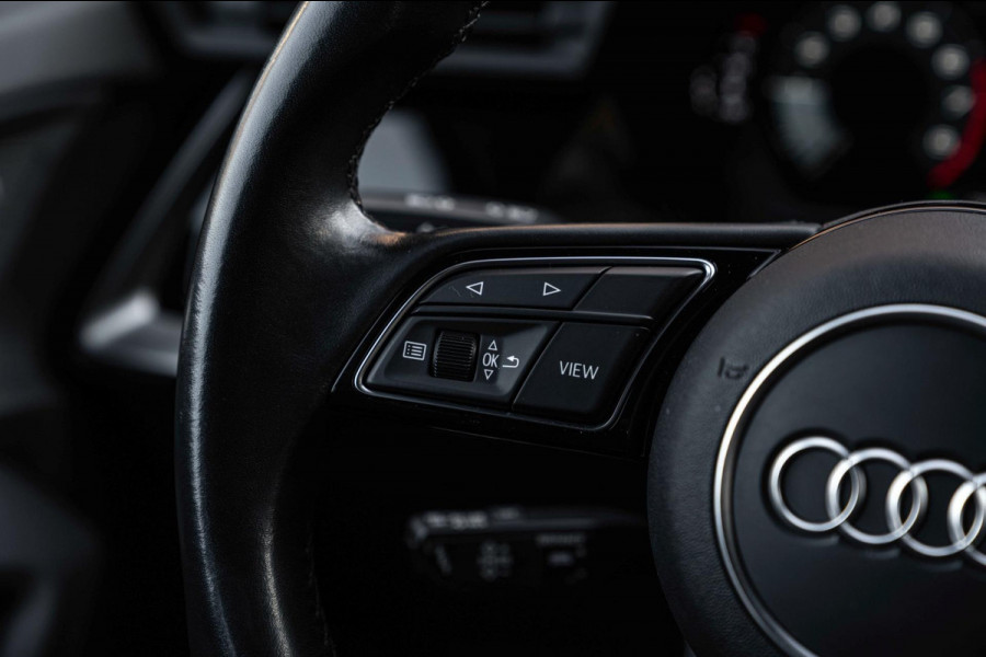 Audi A3 Sportback 30 TFSI Business Edition 110 PK 1e Eig Adaptive Stoelverwarming Full LED 18''