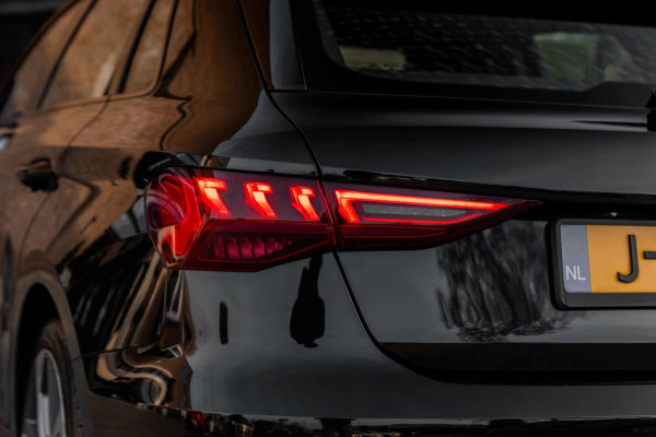 Audi A3 Sportback 30 TFSI Business Edition 110 PK 1e Eig Adaptive Stoelverwarming Full LED 18''