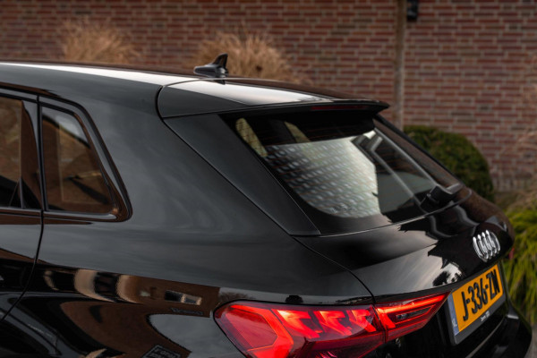 Audi A3 Sportback 30 TFSI Business Edition 110 PK 1e Eig Adaptive Stoelverwarming Full LED 18''