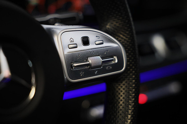 Mercedes-Benz GLE Coupé 350 e 4MATIC AMG 63 Look / Luchtvering / 360 Camera / Acc / Lane Assist / Dode Hoek / Open Pano