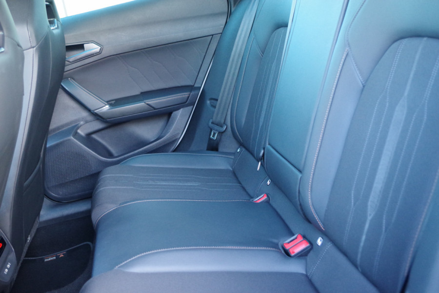 CUPRA Formentor 1.4 e-Hybrid 245 PK VZ Performance PHEV, Trekhaak, Adap. Cruise Control, Camera