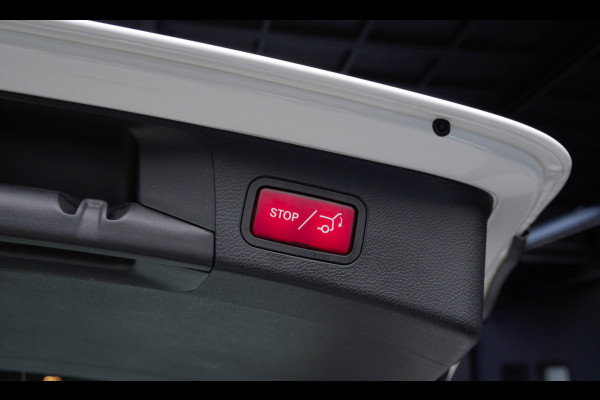 Mercedes-Benz C-Klasse Estate 180 Navi Leder Camera LED PTS Elektr. achterklep Climate Control LM velgen