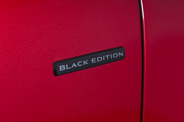 Renault Kadjar 1.3 TCe 160 PK Black Edition - Automaat Orig. NL | Cruise | PDC | Camera | NAV + App. Connect | Stoelverw. | ECC | Bose | Trekhaak | LM 19" |