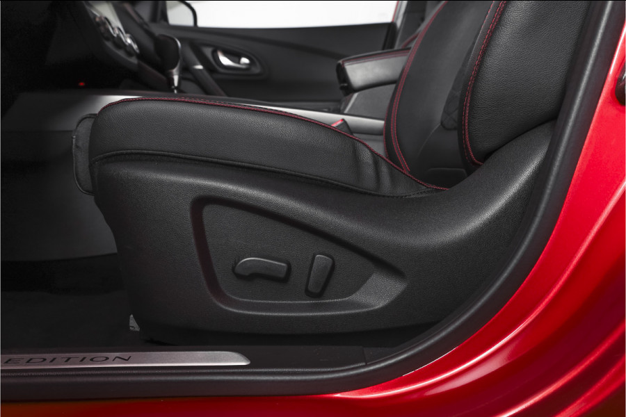 Renault Kadjar 1.3 TCe 160 PK Black Edition - Automaat Orig. NL | Cruise | PDC | Camera | NAV + App. Connect | Stoelverw. | ECC | Bose | Trekhaak | LM 19" |