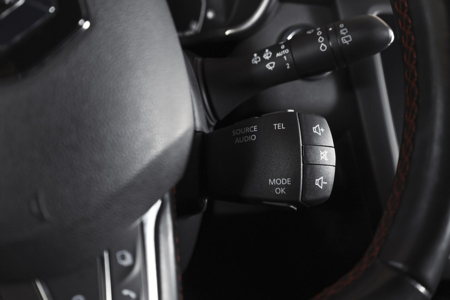 Renault Kadjar 1.3 TCe 160 PK Black Edition - Automaat Orig. NL | Cruise | PDC | Camera | NAV + App. Connect | Stoelverw. | ECC | Bose | Trekhaak | LM 19" |