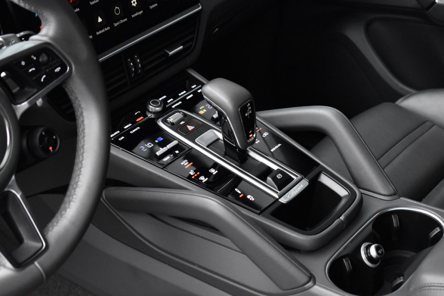 Porsche Cayenne Coupé 3.0 E-Hybrid 462pk SportDesign Techart | Pano | ACC | 22'' Wielen | PDLS+ Matrix | Alcantara dakhemel | Matrix PDLS+ |