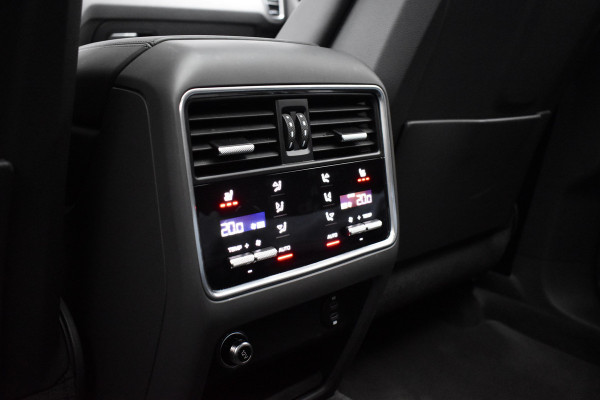 Porsche Cayenne Coupé 3.0 E-Hybrid 462pk SportDesign Techart | Pano | ACC | 22'' Wielen | PDLS+ Matrix | Alcantara dakhemel | Matrix PDLS+ |
