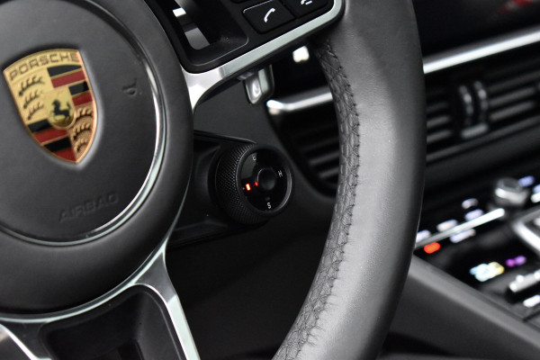 Porsche Cayenne Coupé 3.0 E-Hybrid 462pk SportDesign Techart | Pano | ACC | 22'' Wielen | PDLS+ Matrix | Alcantara dakhemel | Matrix PDLS+ |