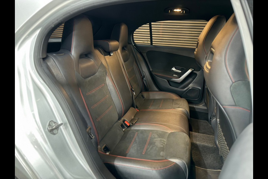 Mercedes-Benz A-Klasse 200 Business Solution AMG | LED | 18' inch | Sportstoelen | Parkeerassistent | Navigatie | NAP