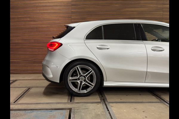 Mercedes-Benz A-Klasse 200 Business Solution AMG | LED | 18' inch | Sportstoelen | Parkeerassistent | Navigatie | NAP