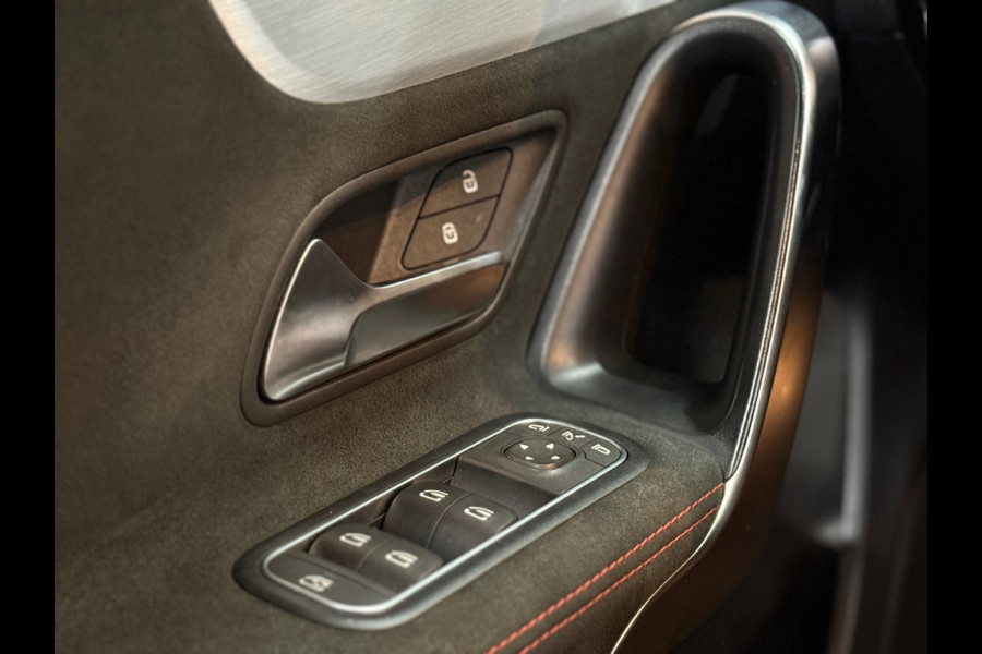 Mercedes-Benz A-Klasse 200 Business Solution AMG | LED | 18' inch | Sportstoelen | Parkeerassistent | Navigatie | NAP