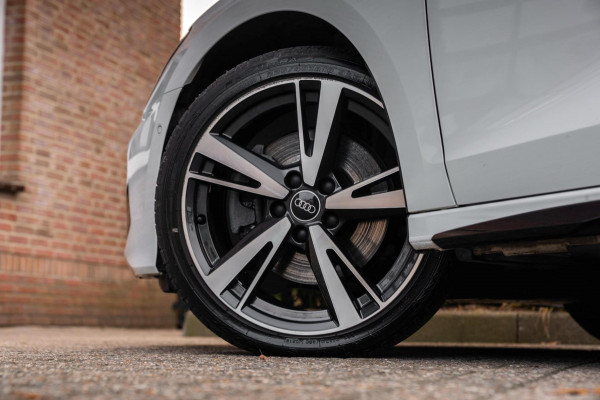 Audi A3 Sportback 40 TFSI e s edition ACC B&O Matrix LED Ambiance Elek.Klep Keyless Stoelverwarming 18''