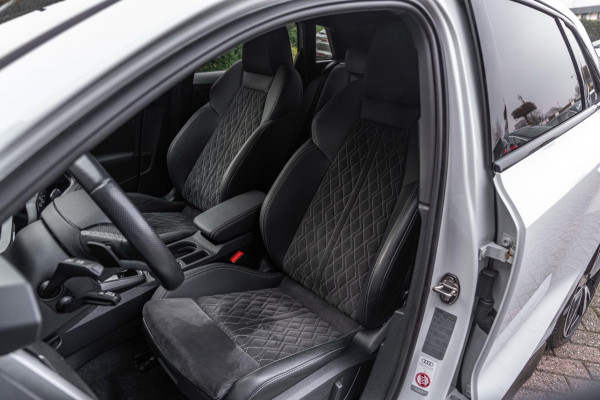 Audi A3 Sportback 40 TFSI e s edition ACC B&O Matrix LED Ambiance Elek.Klep Keyless Stoelverwarming 18''