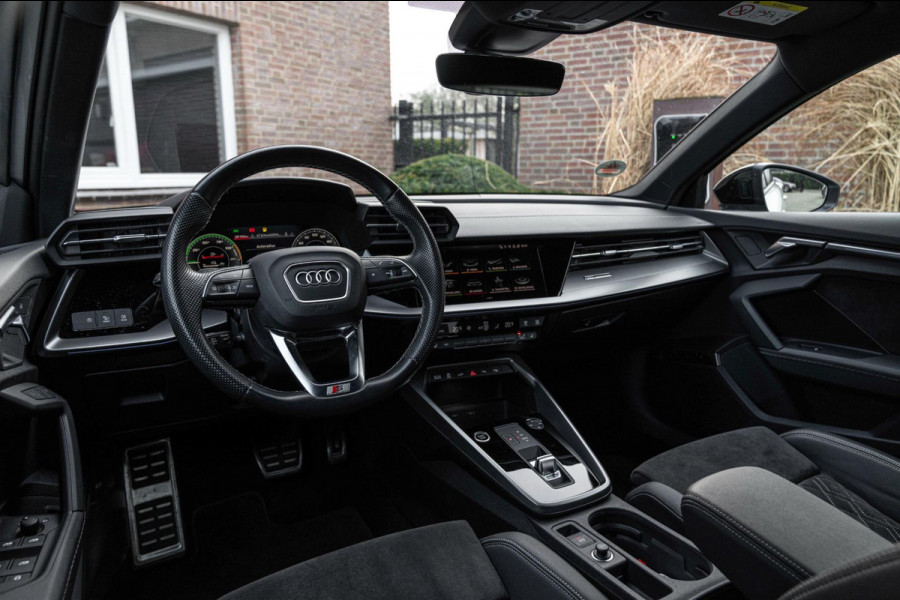 Audi A3 Sportback 40 TFSI e s edition ACC B&O Matrix LED Ambiance Elek.Klep Keyless Stoelverwarming 18''