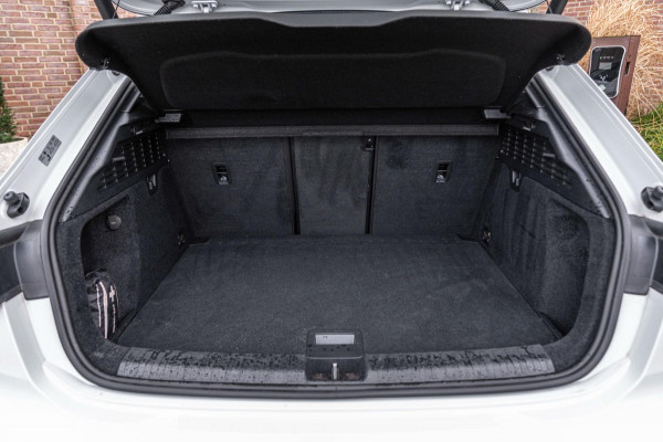 Audi A3 Sportback 40 TFSI e s edition ACC B&O Matrix LED Ambiance Elek.Klep Keyless Stoelverwarming 18''