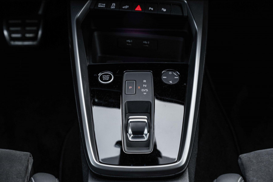Audi A3 Sportback 40 TFSI e s edition ACC B&O Matrix LED Ambiance Elek.Klep Keyless Stoelverwarming 18''