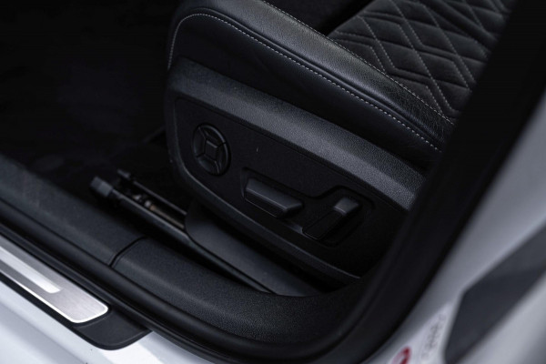 Audi A3 Sportback 40 TFSI e s edition ACC B&O Matrix LED Ambiance Elek.Klep Keyless Stoelverwarming 18''