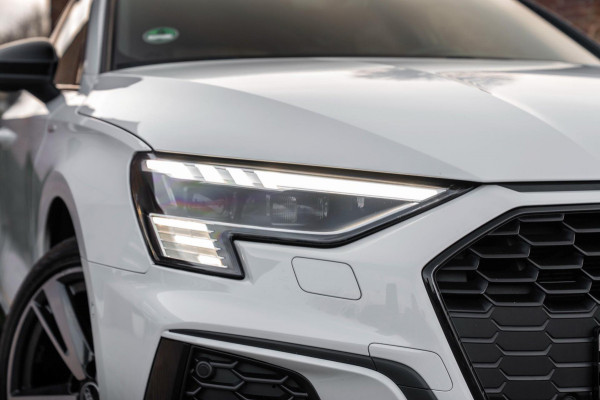 Audi A3 Sportback 40 TFSI e s edition ACC B&O Matrix LED Ambiance Elek.Klep Keyless Stoelverwarming 18''