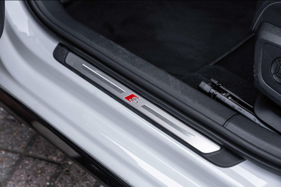 Audi A3 Sportback 40 TFSI e s edition ACC B&O Matrix LED Ambiance Elek.Klep Keyless Stoelverwarming 18''