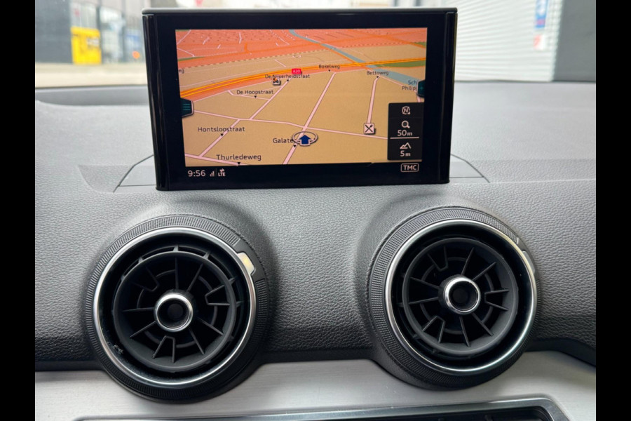 Audi Q2 30 TFSI Design Pro Line Plus - AUTOMAAT I Panorama dak I Airco I PDC I Sport velgen 19 I Afneembare trekhaak I Dealer ond.