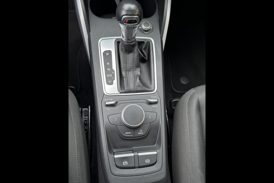 Audi Q2 30 TFSI Design Pro Line Plus - AUTOMAAT I Panorama dak I Airco I PDC I Sport velgen 19 I Afneembare trekhaak I Dealer ond.
