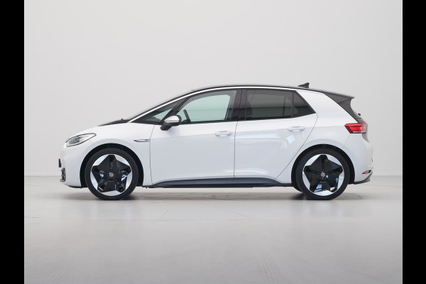 Volkswagen ID.3 First Max 58 kWh 204pk Trekhaak Panorama Navigatie Camera Stoel/Stuurverwarming