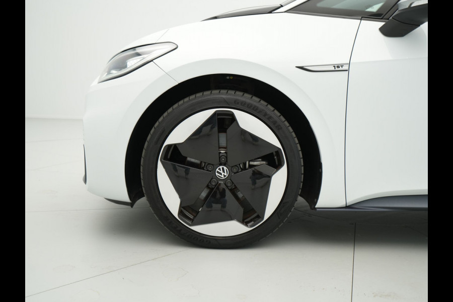 Volkswagen ID.3 First Max 58 kWh 204pk Trekhaak Panorama Navigatie Camera Stoel/Stuurverwarming